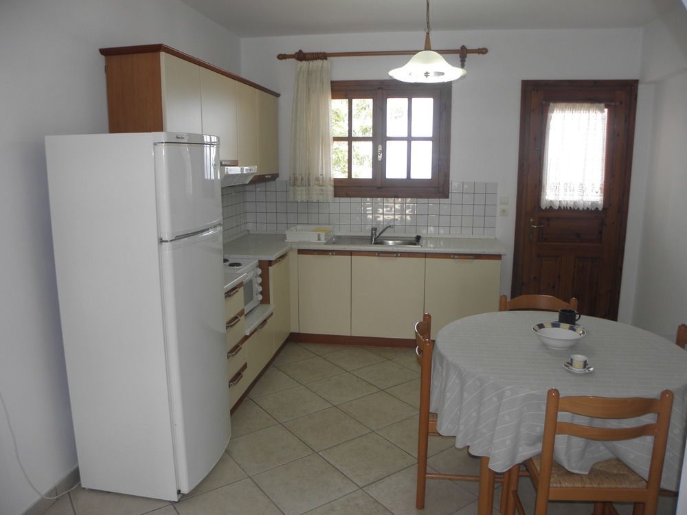 Lakonia Bay Apartments Archangelos  Eksteriør bilde